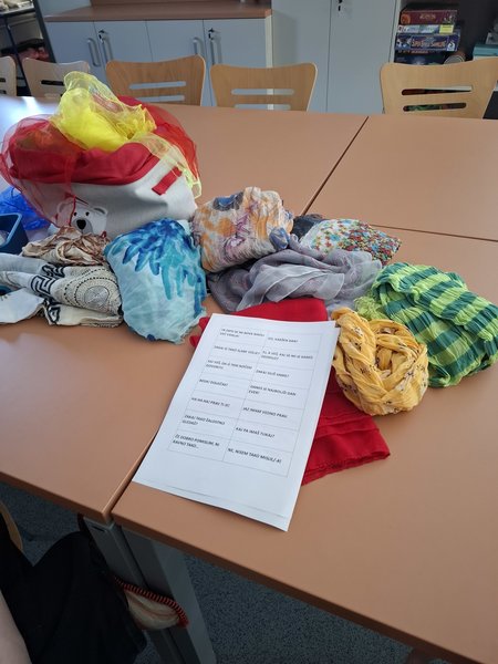 Izvedba izkustvenih umetnostno terapevtskih delavnic z metodo Pomoč z umetnostjo, psihosocialna pomoč, Ljubljana